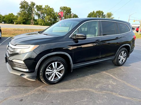 Used 2017 Honda Pilot EX-L image 2