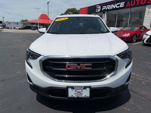 Used 2019 GMC Terrain SLE w/ Driver Convenience Package FWD image 2