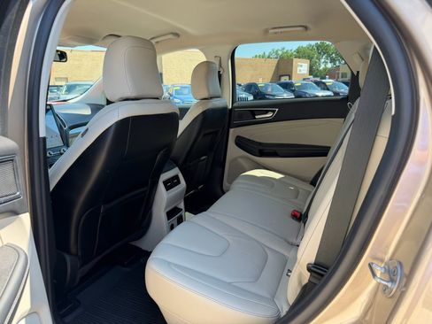 Used 2021 Ford Edge Titanium w/ Class II Trailer Tow Package AWD/4WD image 8