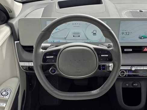 Used 2024 Hyundai Ioniq 5 Limited image 16