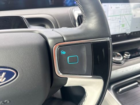 Used 2025 Ford Expedition Max Platinum w/ Driver's Package image 40