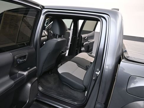 Used 2023 Toyota Tacoma TRD Sport w/ Technology Package AWD/4WD image 10