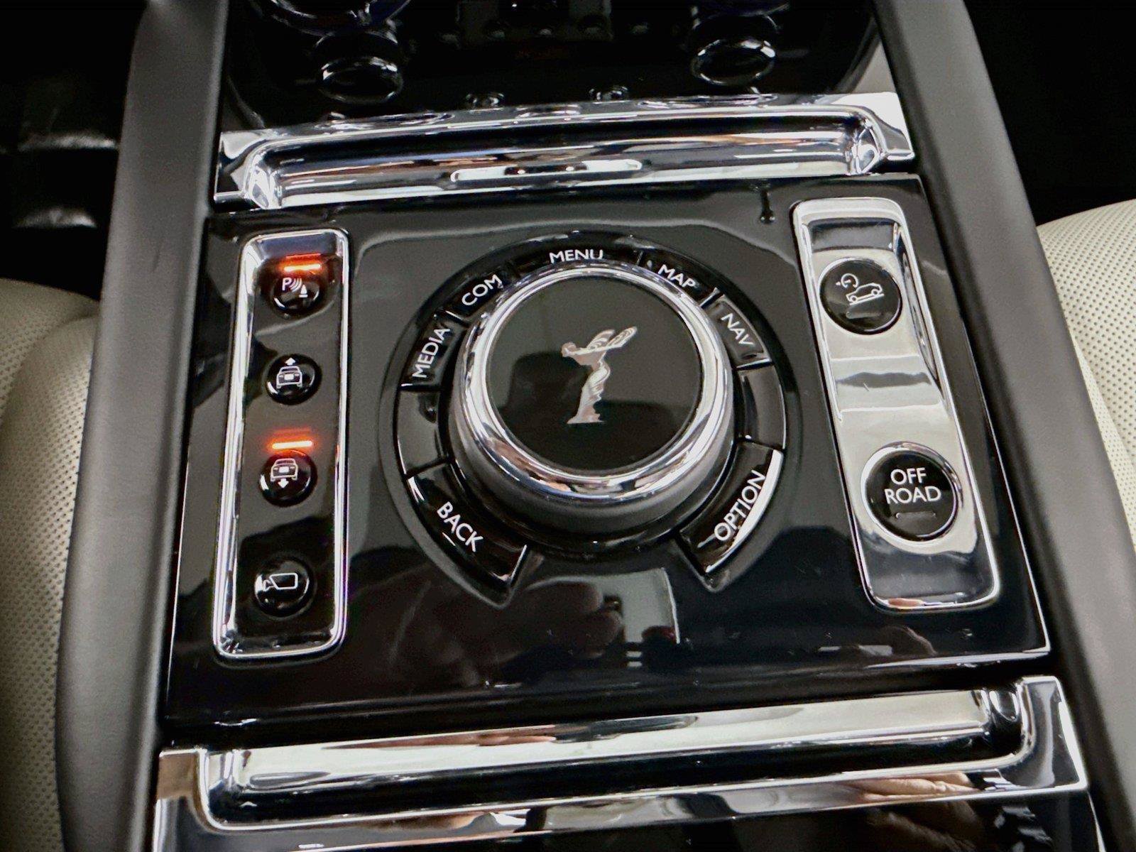 Used 2022 Rolls-Royce Cullinan w/ Cullinan Package AWD/4WD image 19
