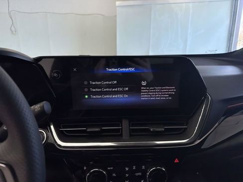 New 2026 Chevrolet Trax RS w/ Sunroof Package image 31