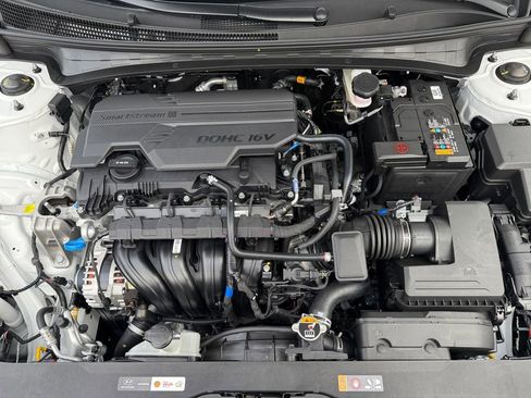 Certified 2025 Hyundai Elantra Sport image 27