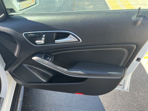 Used 2020 Mercedes-Benz GLA 250 4MATIC image 55