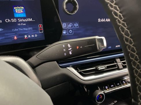 Used 2025 Chevrolet Equinox EV LT w/ Convenience Package image 26