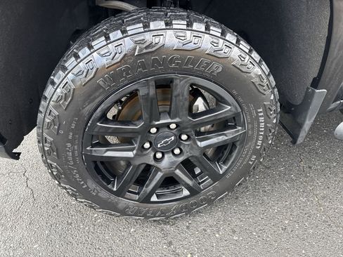 Used 2021 Chevrolet Silverado 1500 LT Trail Boss w/ Bed Protection Package image 10