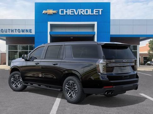 New 2026 Chevrolet Suburban Z71 w/ Z71 Off-Road Package AWD/4WD image 3