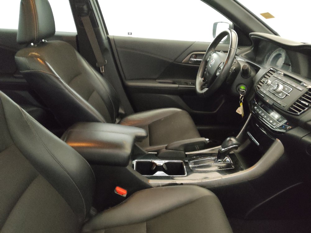 Used 2017 Honda Accord Sport image 21