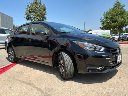 Used 2025 Nissan Versa SV FWD image 4