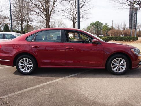 Used 2018 Volkswagen Passat 2.0T S image 8