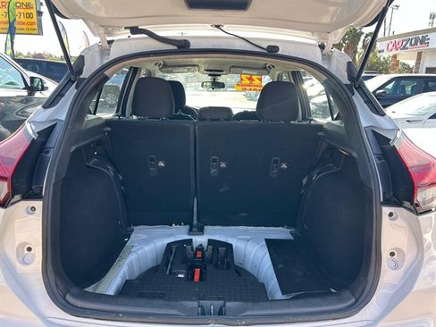 Used 2022 Nissan Kicks S FWD image 13