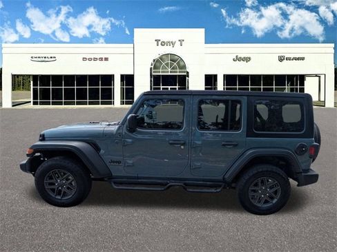 Used 2024 Jeep Wrangler Sport S image 5