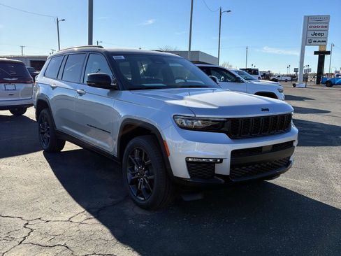 New 2025 Jeep Grand Cherokee L Limited image 12