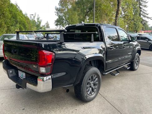 Used 2023 Toyota Tacoma SR5 AWD/4WD image 4