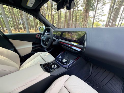 New 2026 BMW X3 xDrive30i w/ Premium Package AWD/4WD image 19