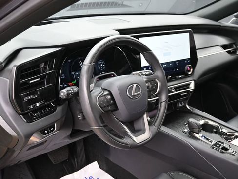 Used 2025 Lexus RX 350 w/ Convenience Package image 18
