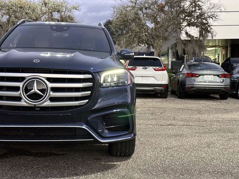 Certified 2024 Mercedes-Benz GLS 580 4MATIC image 9