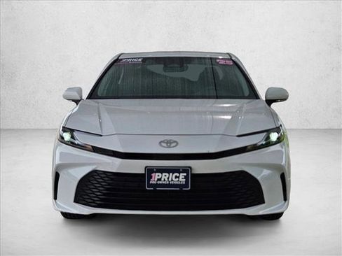 Used 2025 Toyota Camry LE w/ Convenience Package FWD image 2