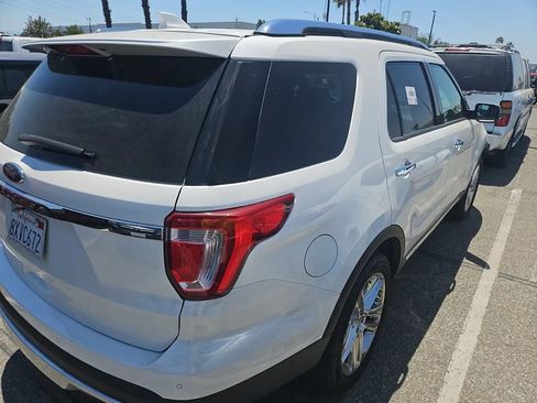Used 2016 Ford Explorer Limited w/ Equipment Group 301A FWD image 4