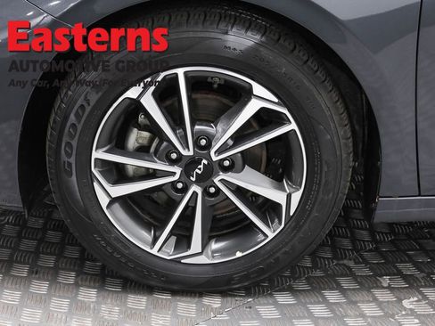 Used 2023 Kia Forte LXS image 31