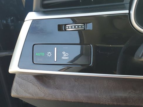Used 2022 Audi Q8 Prestige AWD/4WD image 24