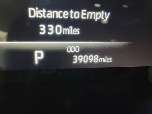 Certified 2025 Toyota Highlander XLE image 17