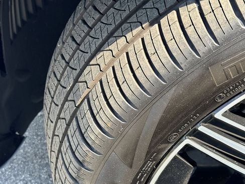New 2025 Mercedes-Benz GLE 580 4MATIC image 18