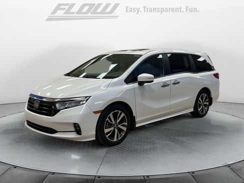 Used 2023 Honda Odyssey Touring image 3