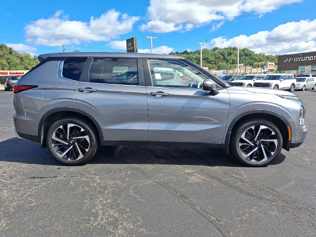 Used 2023 Mitsubishi Outlander SE AWD/4WD image 7