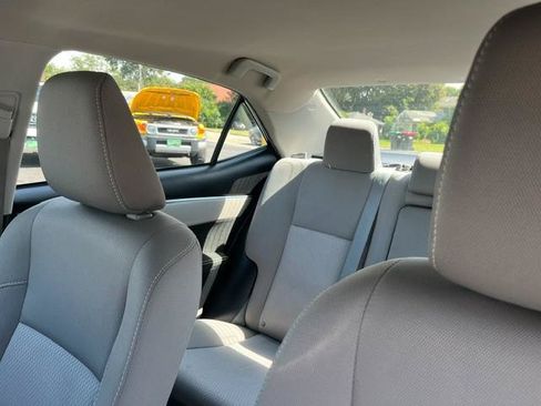 Used 2015 Toyota Corolla LE FWD image 7