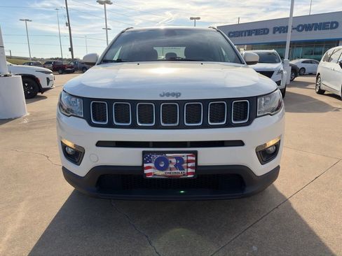 Used 2021 Jeep Compass Latitude image 2