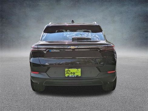 New 2026 Chevrolet Equinox EV LT image 5
