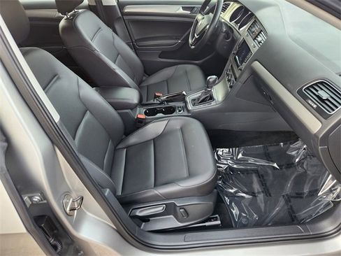 Used 2015 Volkswagen Golf TDI S image 12