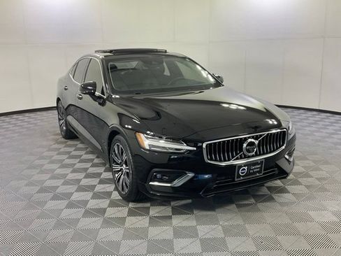 Certified 2022 Volvo S60 B5 Inscription AWD/4WD image 3