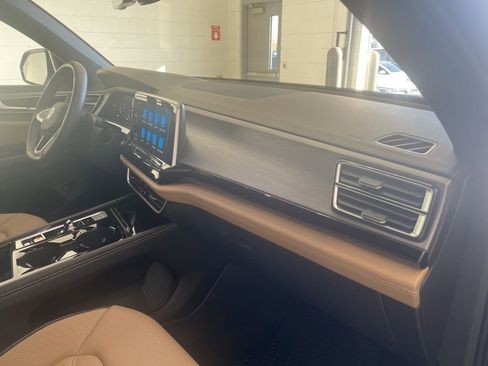 New 2025 Volkswagen Atlas Cross Sport SE image 36