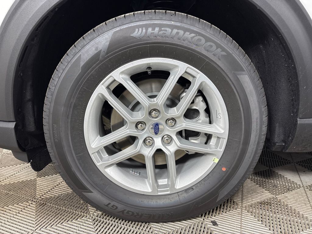 New 2027 Ford Explorer Active w/ Active Comfort Package RWD image 13