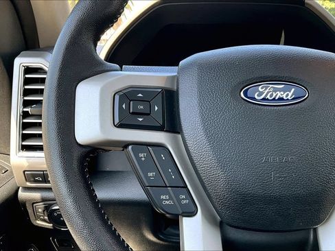 Used 2017 Ford F250 Lariat w/ Lariat Ultimate Package AWD/4WD image 11
