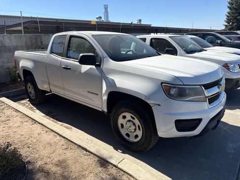 Used 2020 Chevrolet Colorado W/T w/ WT Convenience Package RWD image 3