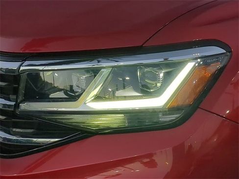 Certified 2022 Volkswagen Atlas SE w/ Panoramic Sunroof Package image 7