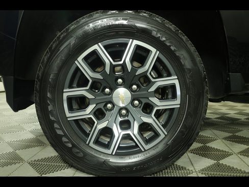 Used 2023 Chevrolet Colorado LT w/ LT Convenience Package III image 6