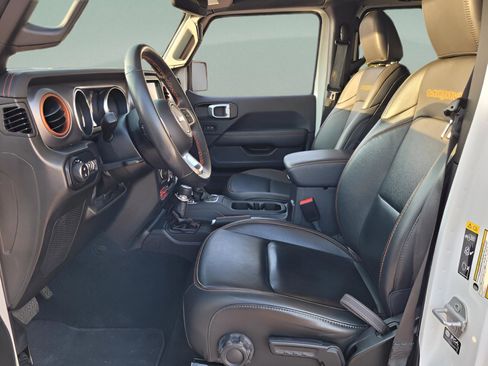 Used 2022 Jeep Gladiator Mojave w/ LED Lighting Group image 9