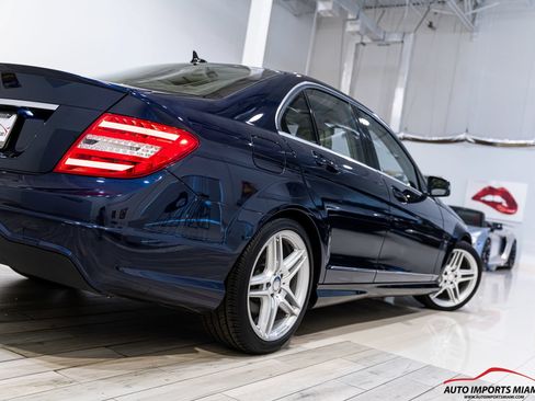 Used 2013 Mercedes-Benz C 250 Sedan image 30