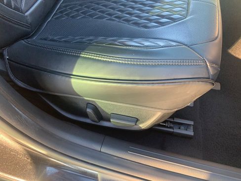 Used 2023 Genesis G70 2.0T image 17