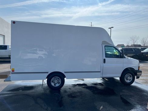 New 2026 Chevrolet Express 3500 w/ Power Convenience Package image 8