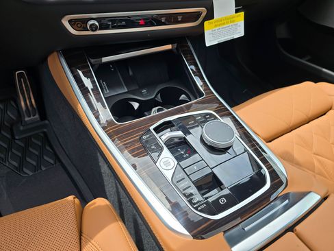 New 2026 BMW X5 xDrive40i w/ M Sport Package AWD/4WD image 22