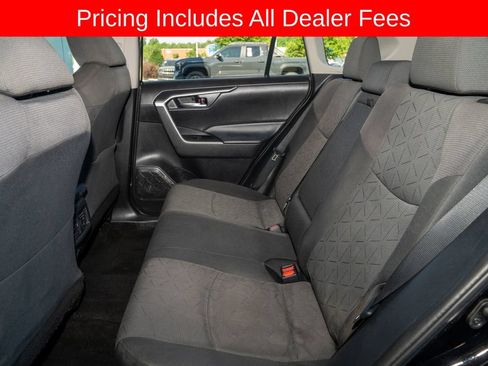 Used 2020 Toyota RAV4 XLE FWD image 8