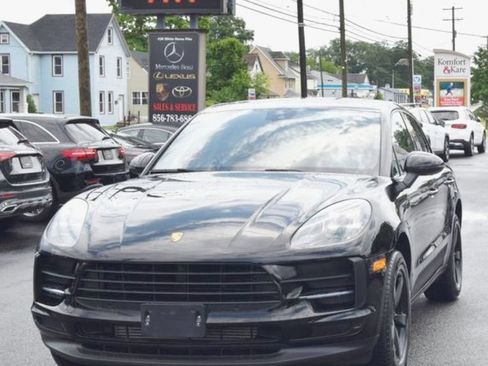 Used 2021 Porsche Macan AWD/4WD image 2