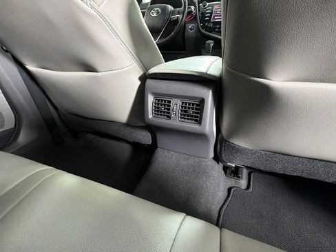 Used 2020 Toyota Camry XSE FWD image 30